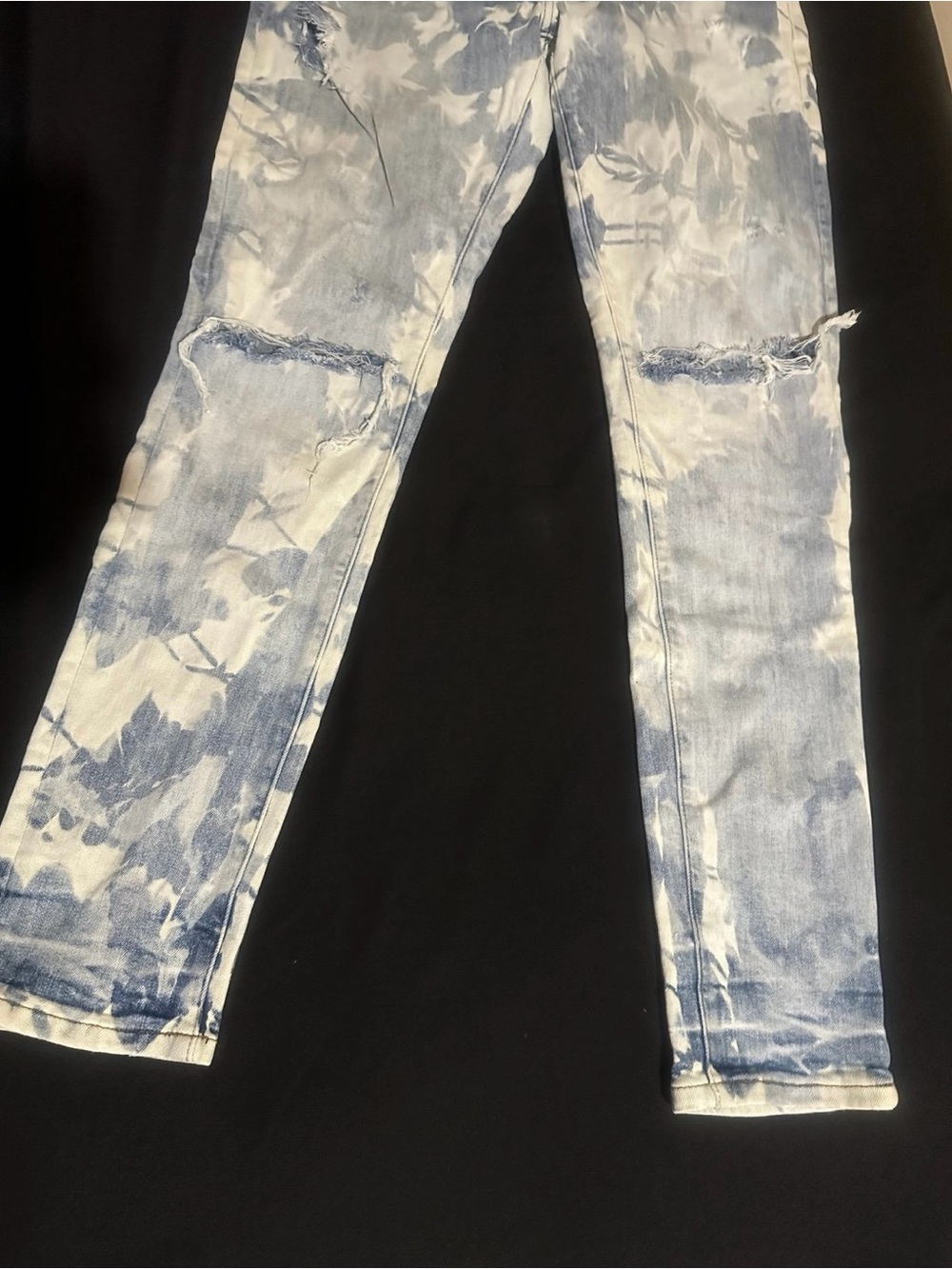 AMIRI Blue and White Tie-Dye Skinny Jeans